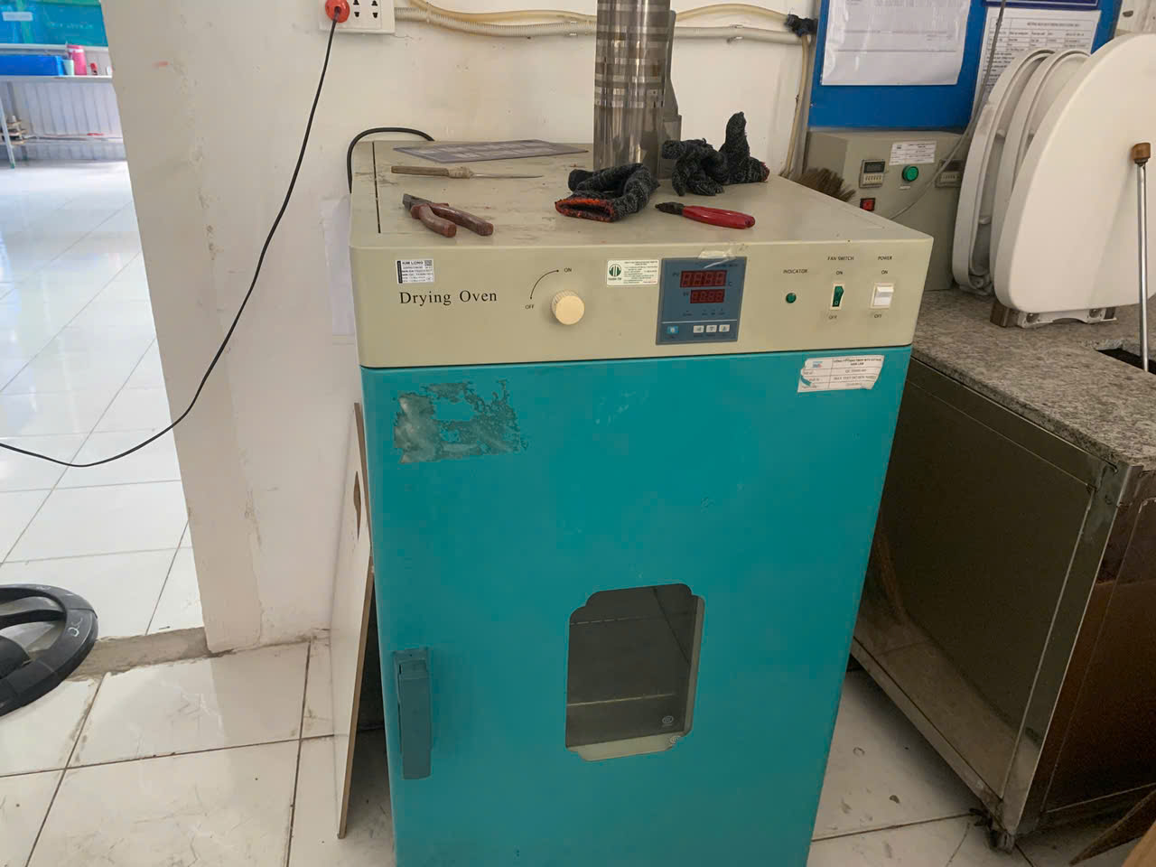 Heat resistance testing machine